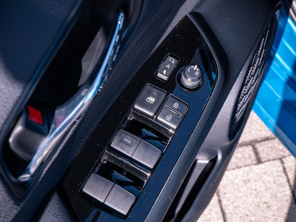 Fahrzeugansicht TOYOTA Prius Hybrid Executive - Bild 39