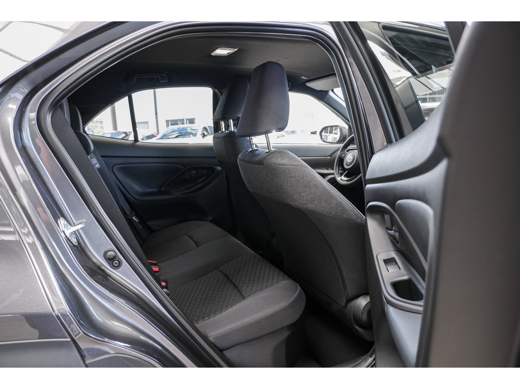 Fahrzeugansicht TOYOTA Yaris Cross 1.5 Hybrid FWD Teamplayer - Bild 7