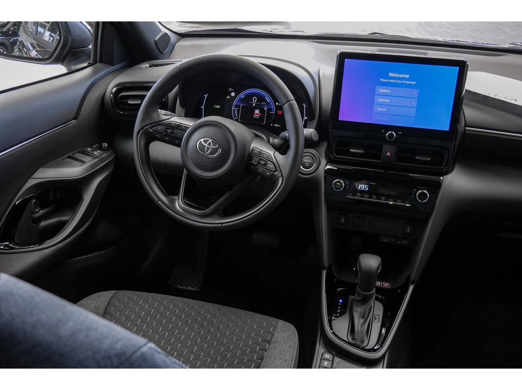 Fahrzeugansicht TOYOTA Yaris Cross 1.5 Hybrid FWD Teamplayer - Bild 10