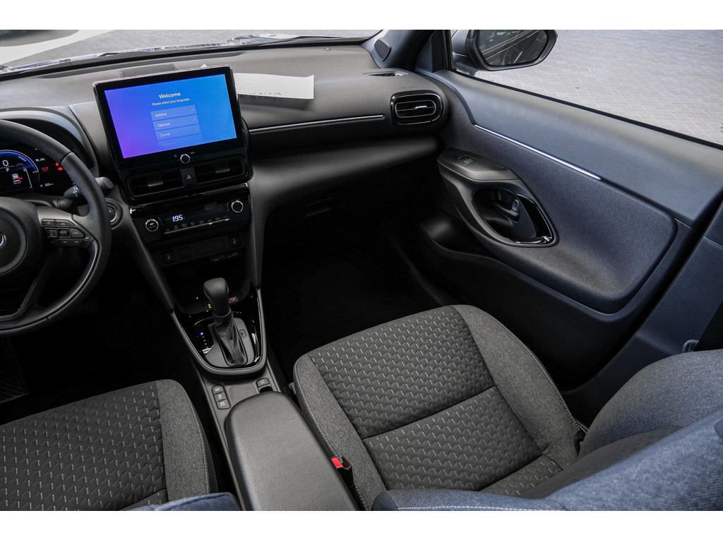 Fahrzeugansicht TOYOTA Yaris Cross 1.5 Hybrid FWD Teamplayer - Bild 11