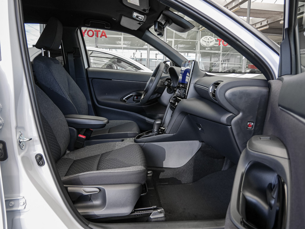 Fahrzeugansicht TOYOTA Yaris Cross 1.5 Hybrid FWD Teamplayer - Bild 6