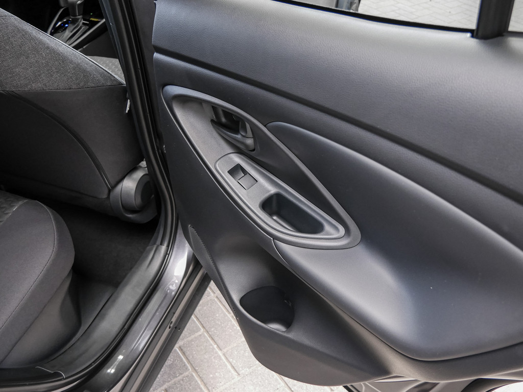 Fahrzeugansicht TOYOTA Yaris Cross 1.5 Hybrid FWD Teamplayer - Bild 8