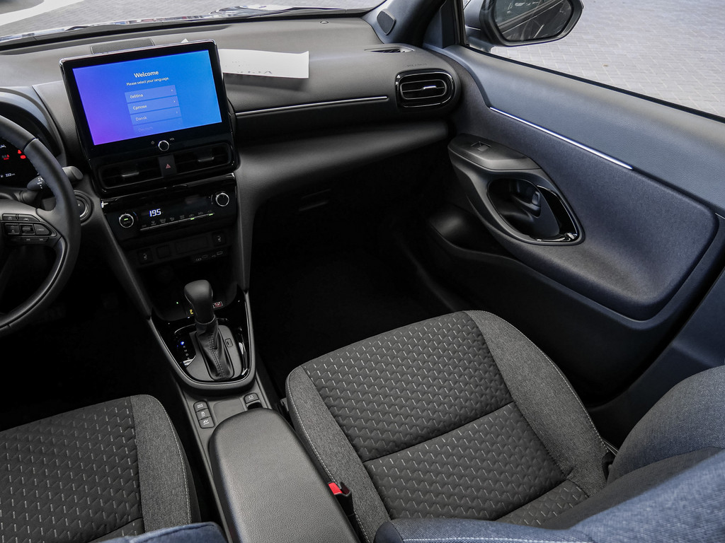 Fahrzeugansicht TOYOTA Yaris Cross 1.5 Hybrid FWD Teamplayer - Bild 11