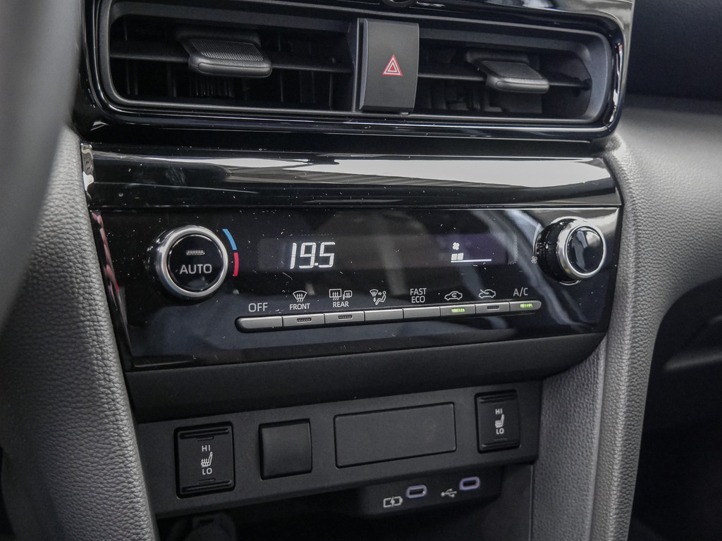 Fahrzeugansicht TOYOTA Yaris Cross 1.5 Hybrid FWD Teamplayer - Bild 19