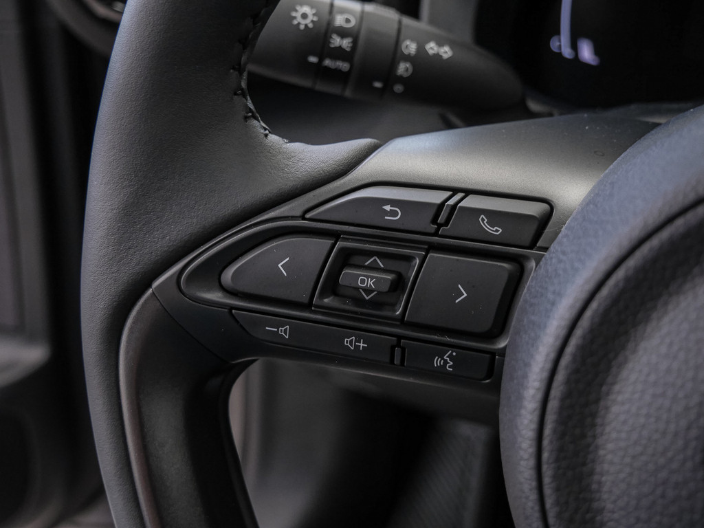 Fahrzeugansicht TOYOTA Yaris Cross 1.5 Hybrid FWD Teamplayer - Bild 32