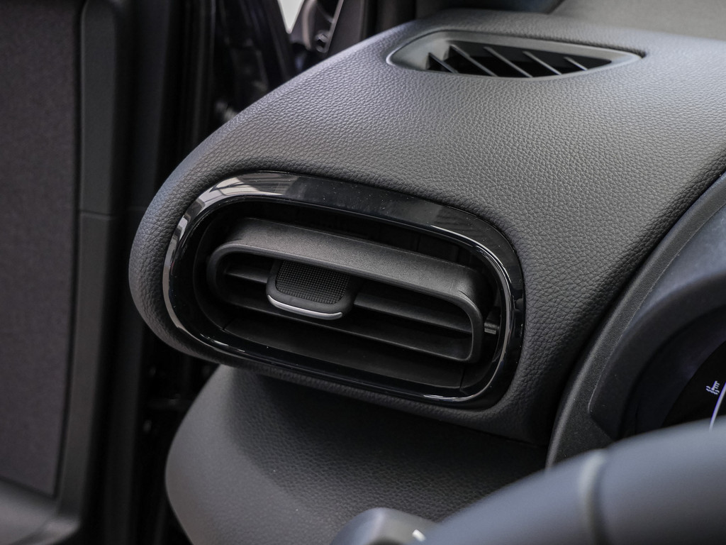 Fahrzeugansicht TOYOTA Yaris Cross 1.5 Hybrid FWD Teamplayer - Bild 33