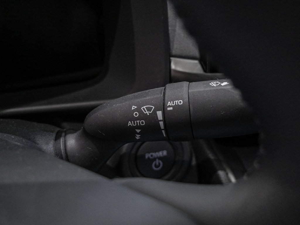 Fahrzeugansicht TOYOTA C-HR 2.0 Plug-In Hybrid FWD Teamplayer - Bild 20