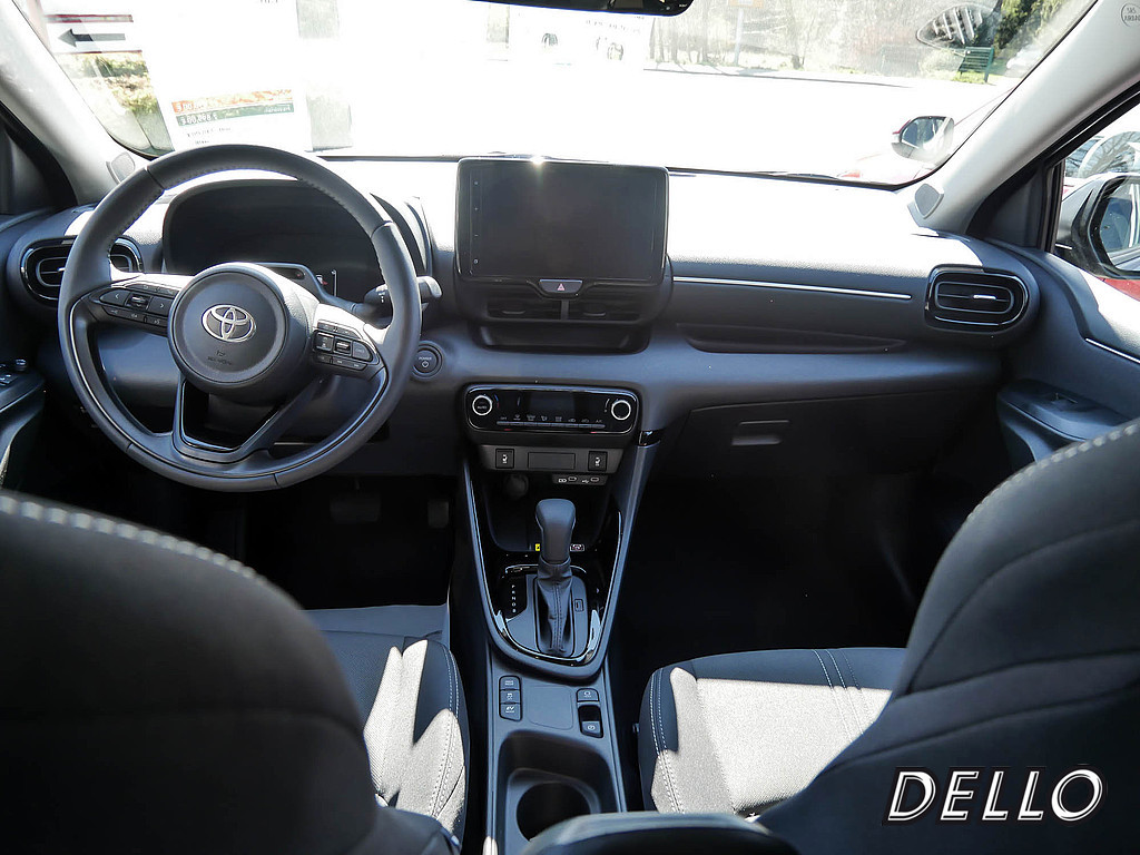 Fahrzeugansicht TOYOTA Yaris Hybrid 1.5 VVT-iE Teamplayer - Bild 2