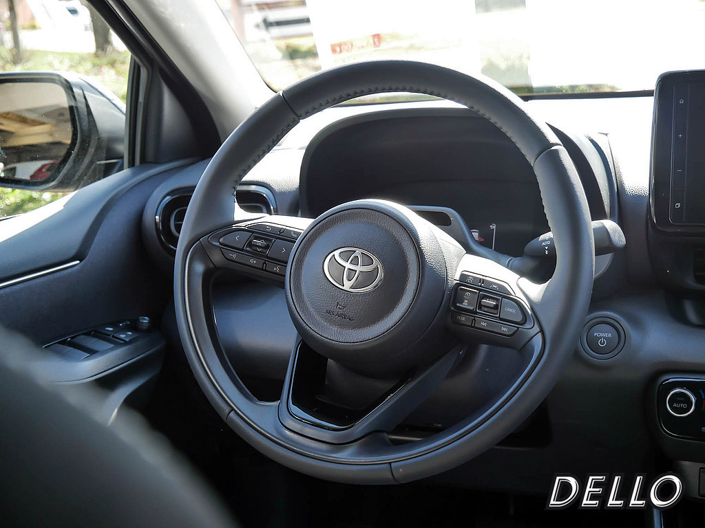 Fahrzeugansicht TOYOTA Yaris Hybrid 1.5 VVT-iE Teamplayer - Bild 3