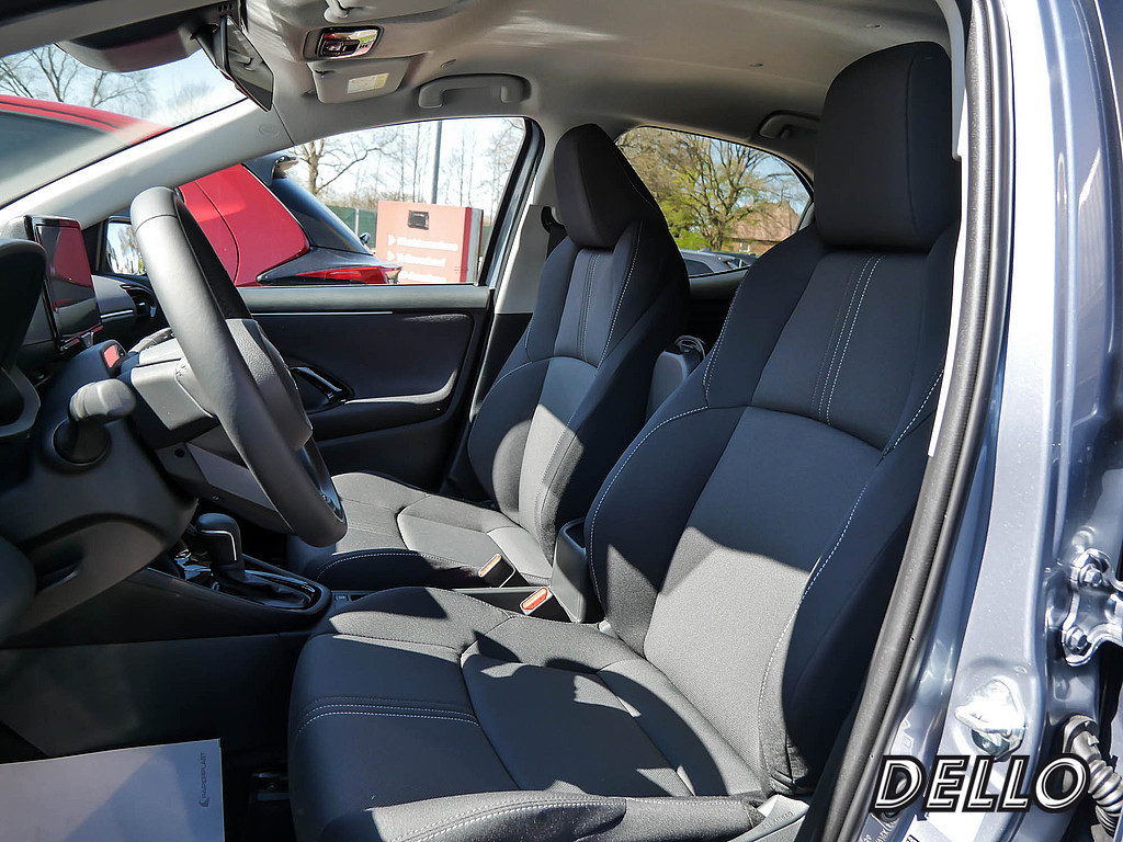 Fahrzeugansicht TOYOTA Yaris Hybrid 1.5 VVT-iE Teamplayer - Bild 11