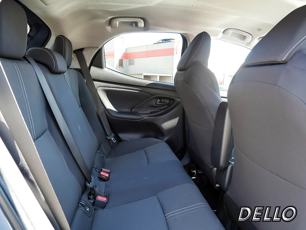 Fahrzeugansicht TOYOTA Yaris Hybrid 1.5 VVT-iE Teamplayer - Bild 37