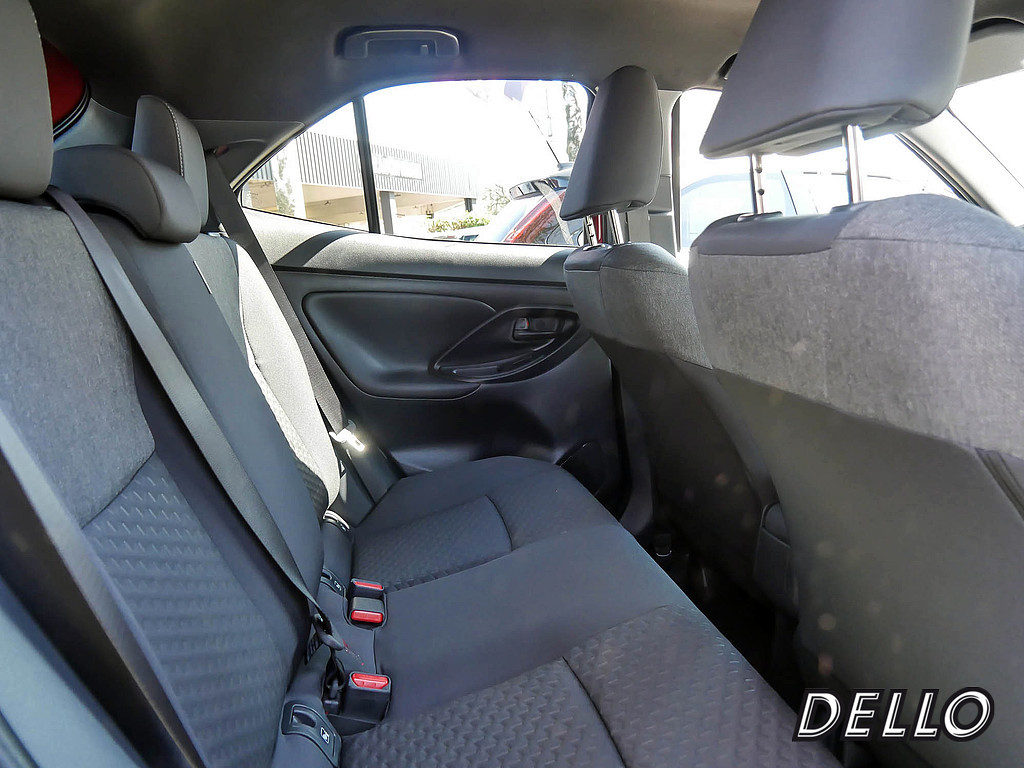 Fahrzeugansicht TOYOTA Yaris Cross Hybrid Teamplayer - Bild 2