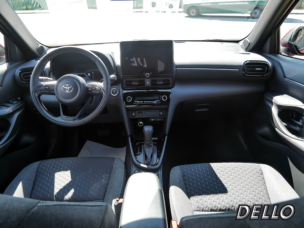 Fahrzeugansicht TOYOTA Yaris Cross Hybrid Teamplayer - Bild 3