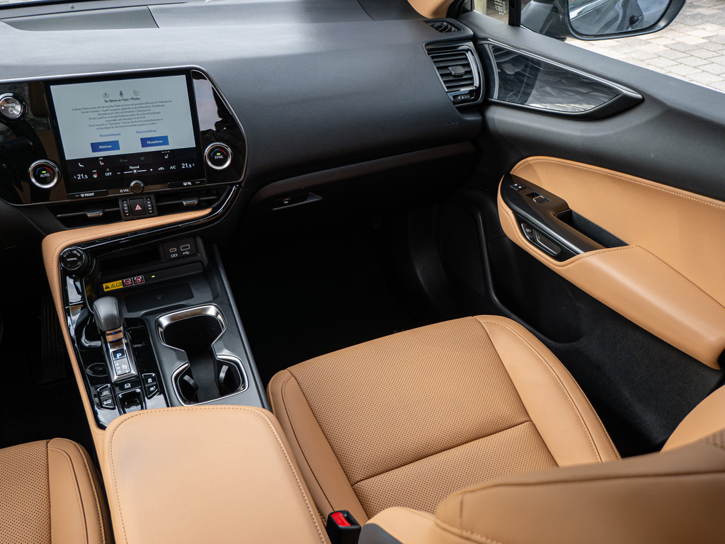 Fahrzeugansicht LEXUS NX 450h + Business - Bild 8