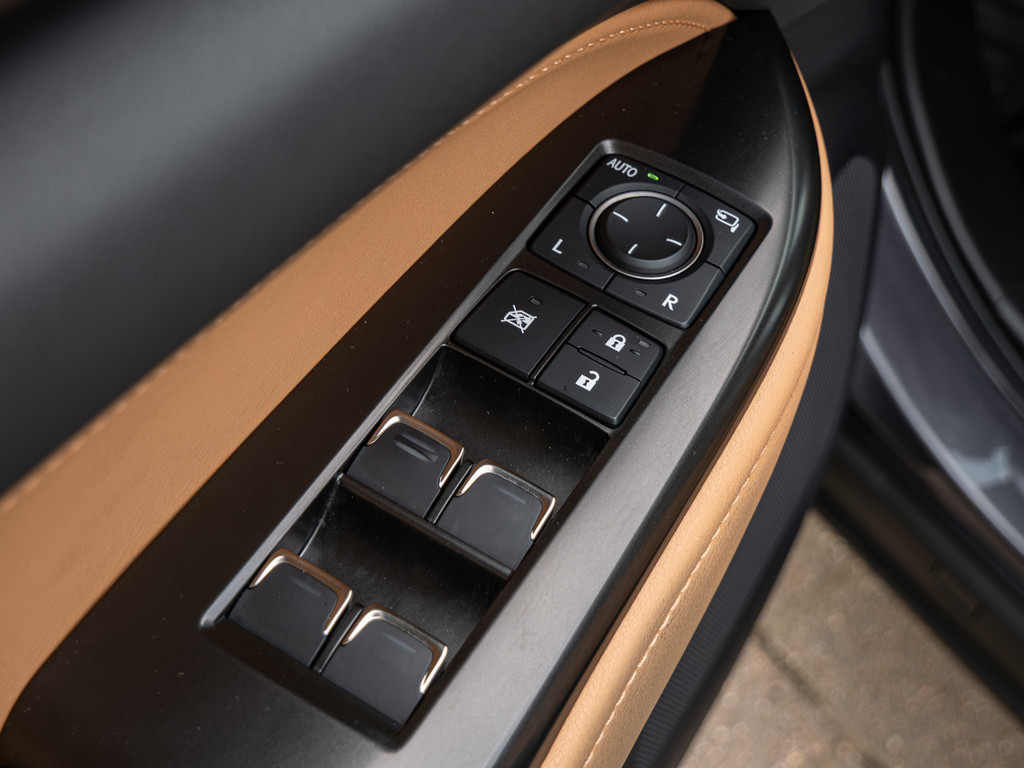 Fahrzeugansicht LEXUS NX 450h + Business - Bild 39