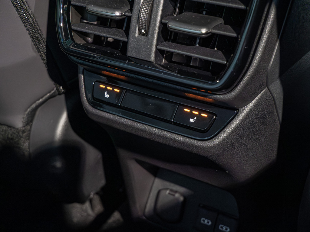 Fahrzeugansicht LEXUS NX 450h + Luxury - Bild 3