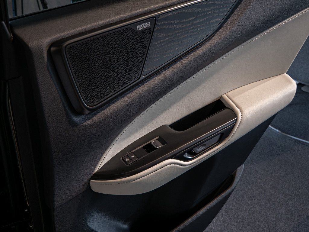 Fahrzeugansicht LEXUS NX 450h + Luxury - Bild 4