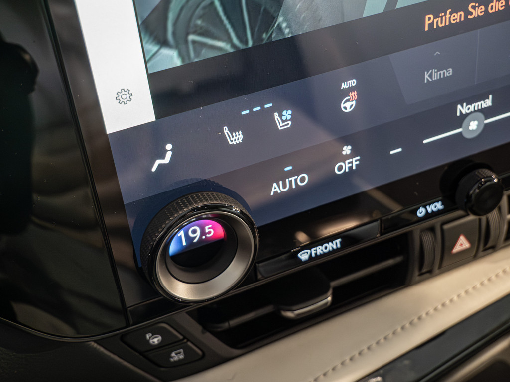 Fahrzeugansicht LEXUS NX 450h + Luxury - Bild 16