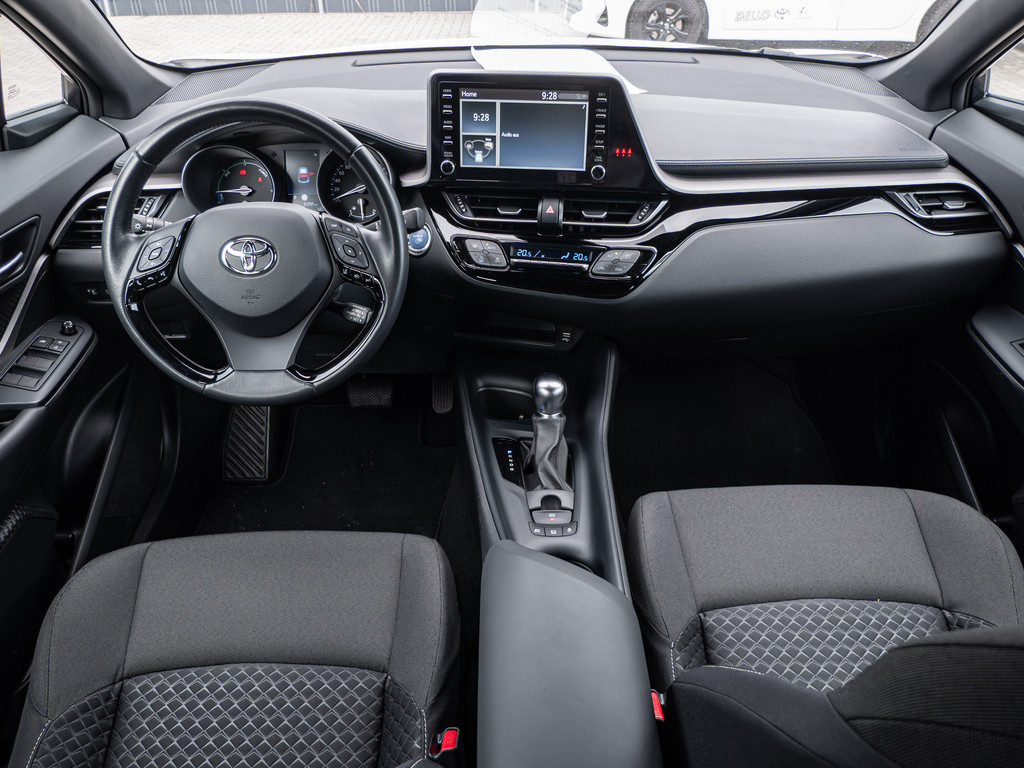 Fahrzeugansicht TOYOTA C-HR HYBRID Flow - Bild 7