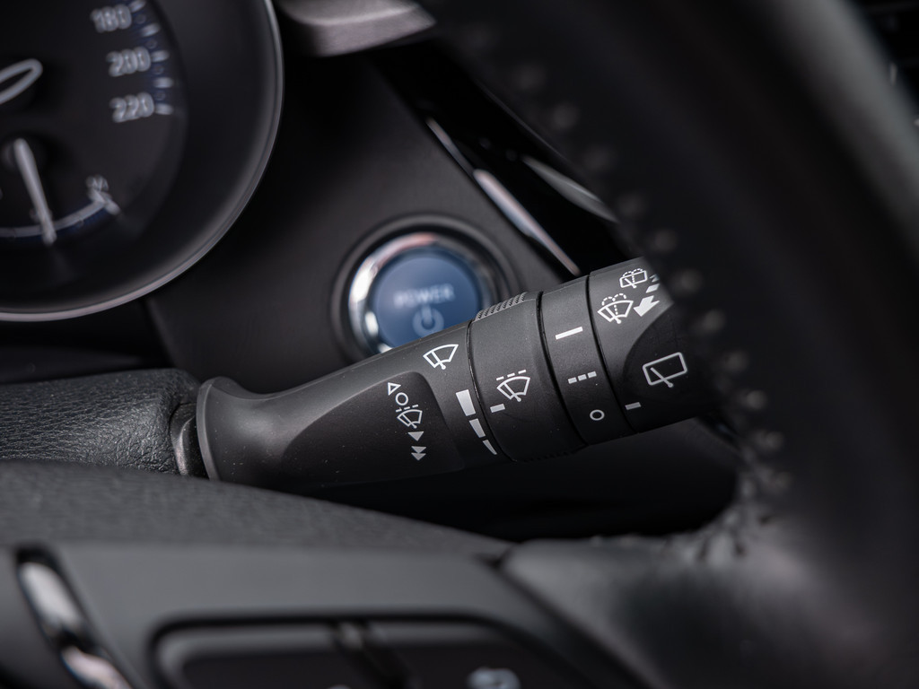 Fahrzeugansicht TOYOTA C-HR HYBRID Flow - Bild 28