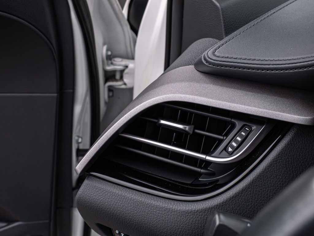 Fahrzeugansicht TOYOTA C-HR HYBRID Flow - Bild 33