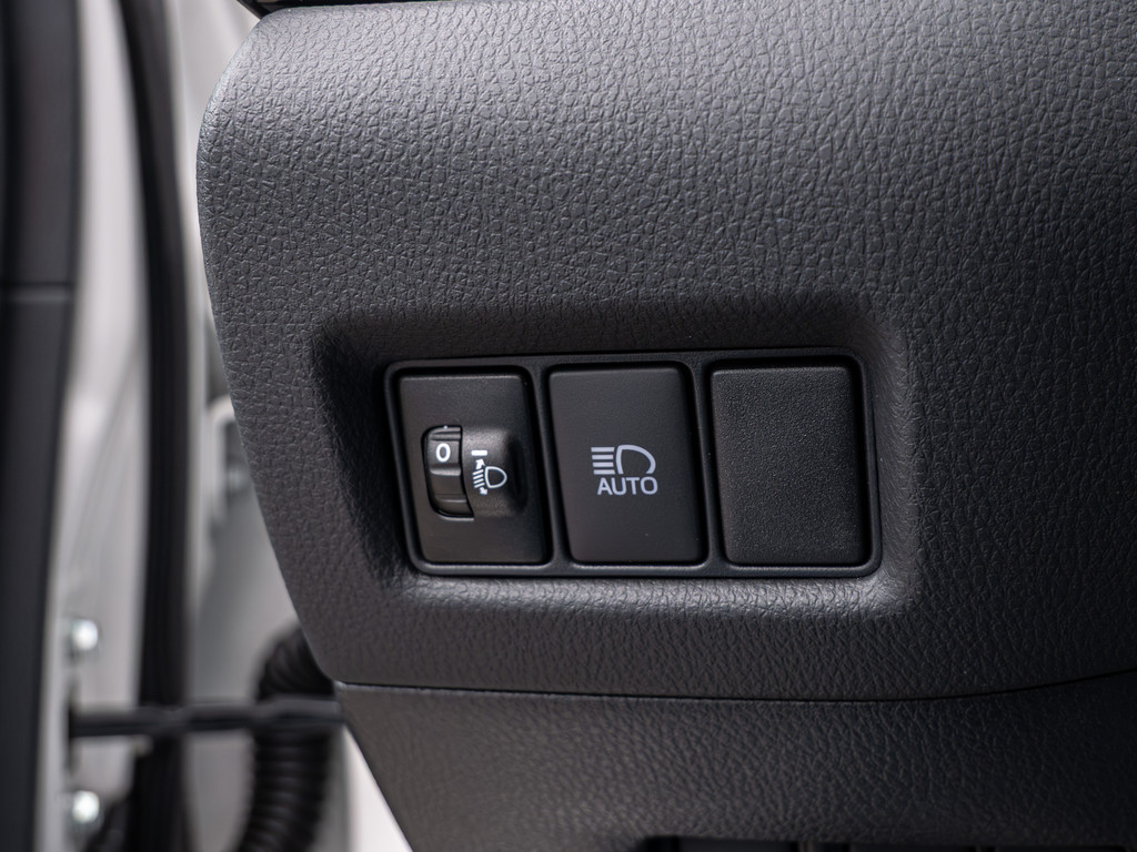 Fahrzeugansicht TOYOTA C-HR HYBRID Flow - Bild 35