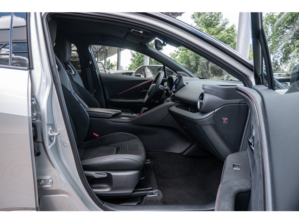 Fahrzeugansicht TOYOTA C-HR 2.0 Hybrid AWD GR Sport Premiere - Bild 2