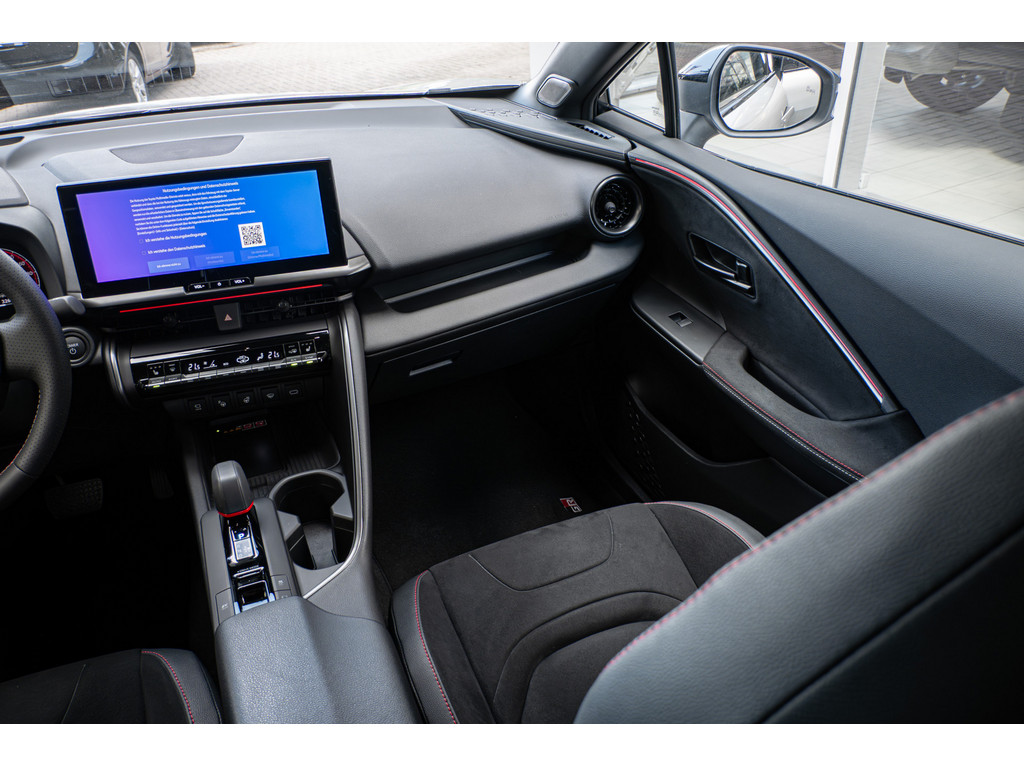 Fahrzeugansicht TOYOTA C-HR 2.0 Hybrid AWD GR Sport Premiere - Bild 6