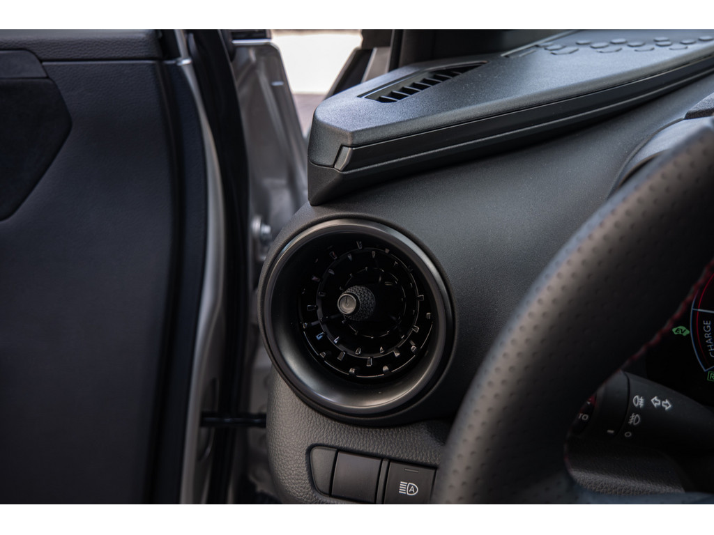 Fahrzeugansicht TOYOTA C-HR 2.0 Hybrid AWD GR Sport Premiere - Bild 29