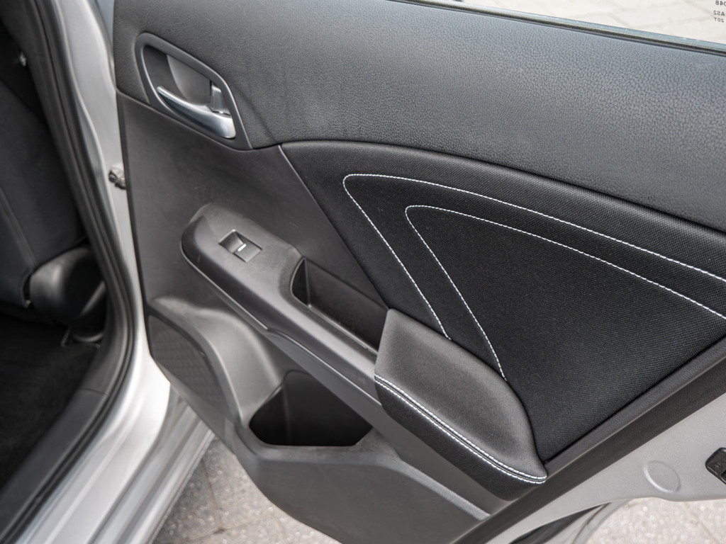 Fahrzeugansicht HONDA Civic 1.4 Comfort - Bild 4