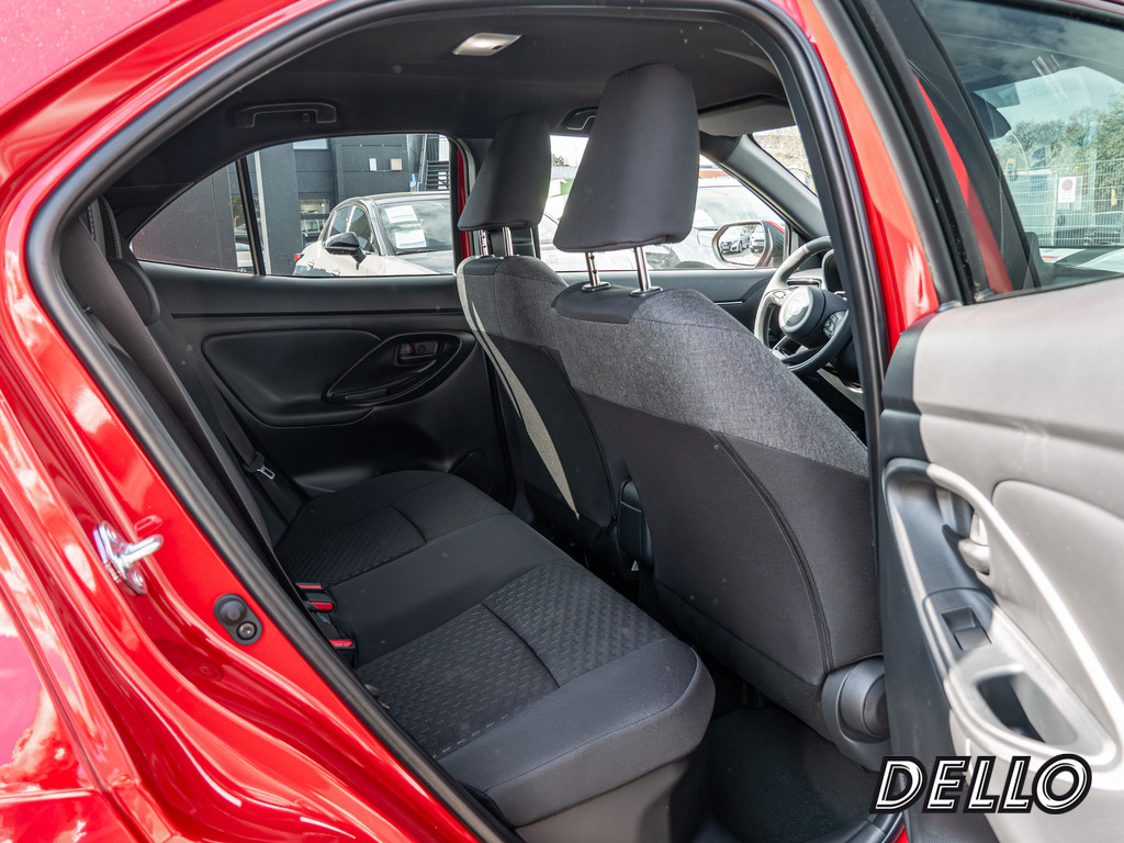 Fahrzeugansicht TOYOTA Yaris Cross Hybrid Teamplayer - Bild 8