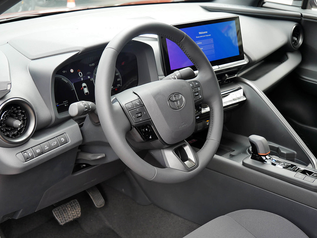 Fahrzeugansicht TOYOTA C-HR 2.0 Plug-In Hybrid FWD Teamplayer - Bild 11