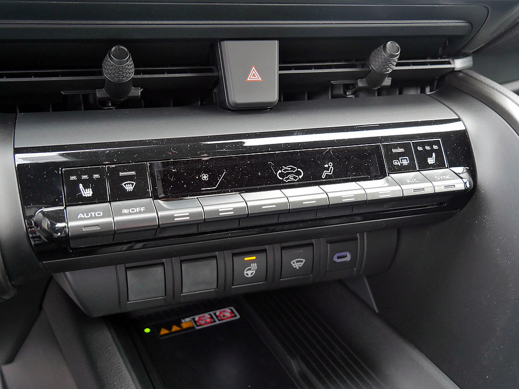 Fahrzeugansicht TOYOTA C-HR 2.0 Plug-In Hybrid FWD Teamplayer - Bild 22