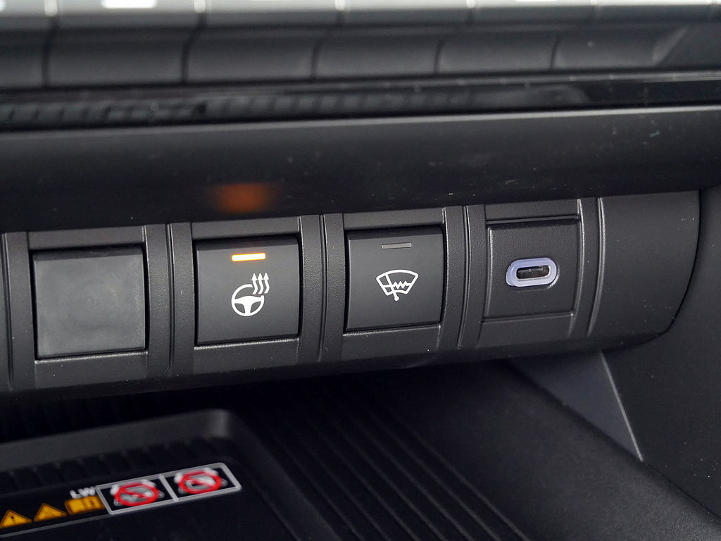 Fahrzeugansicht TOYOTA C-HR 2.0 Plug-In Hybrid FWD Teamplayer - Bild 25