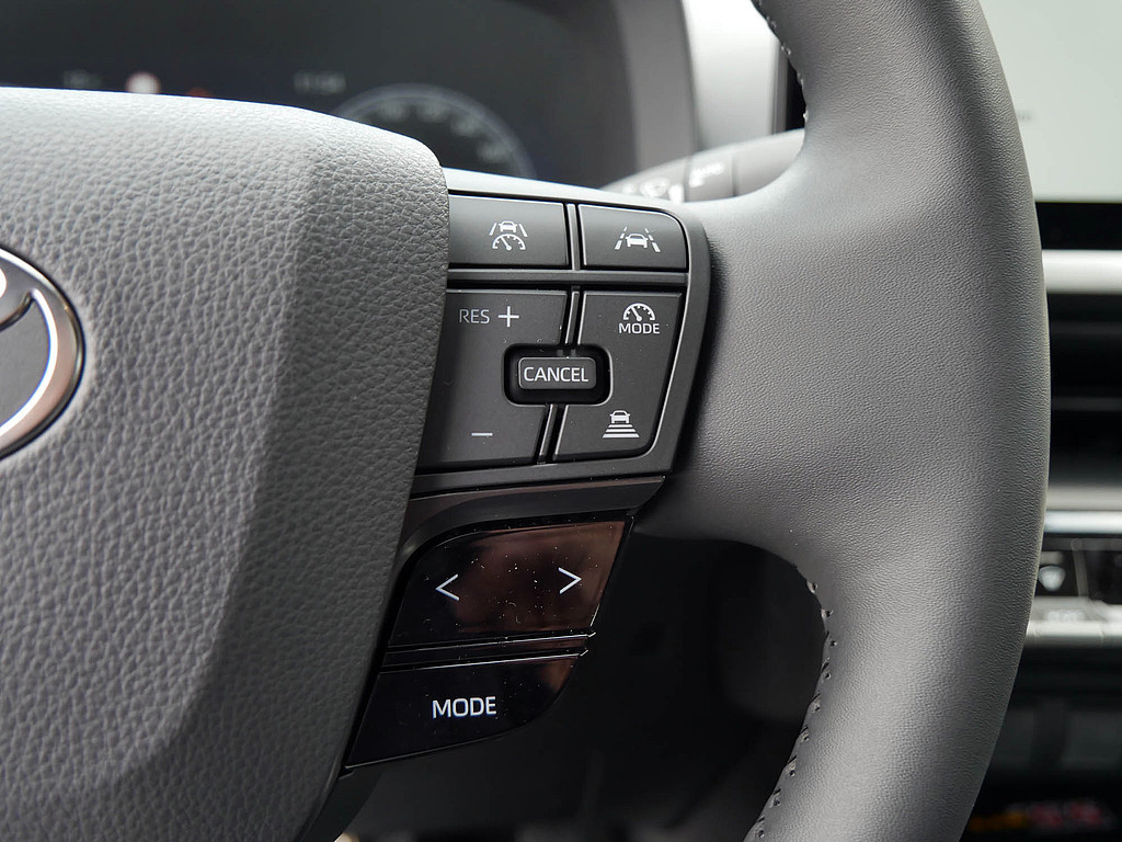 Fahrzeugansicht TOYOTA C-HR 2.0 Plug-In Hybrid FWD Teamplayer - Bild 31