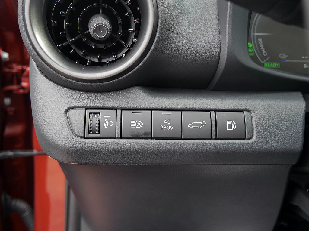 Fahrzeugansicht TOYOTA C-HR 2.0 Plug-In Hybrid FWD Teamplayer - Bild 32