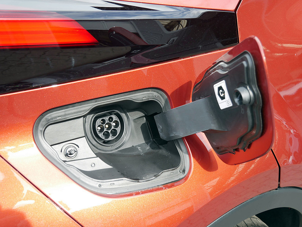 Fahrzeugansicht TOYOTA C-HR 2.0 Plug-In Hybrid FWD Teamplayer - Bild 44