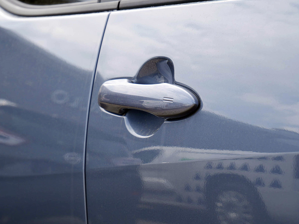 Fahrzeugansicht TOYOTA Yaris Hybrid 1.5 VVT-iE Teamplayer - Bild 5