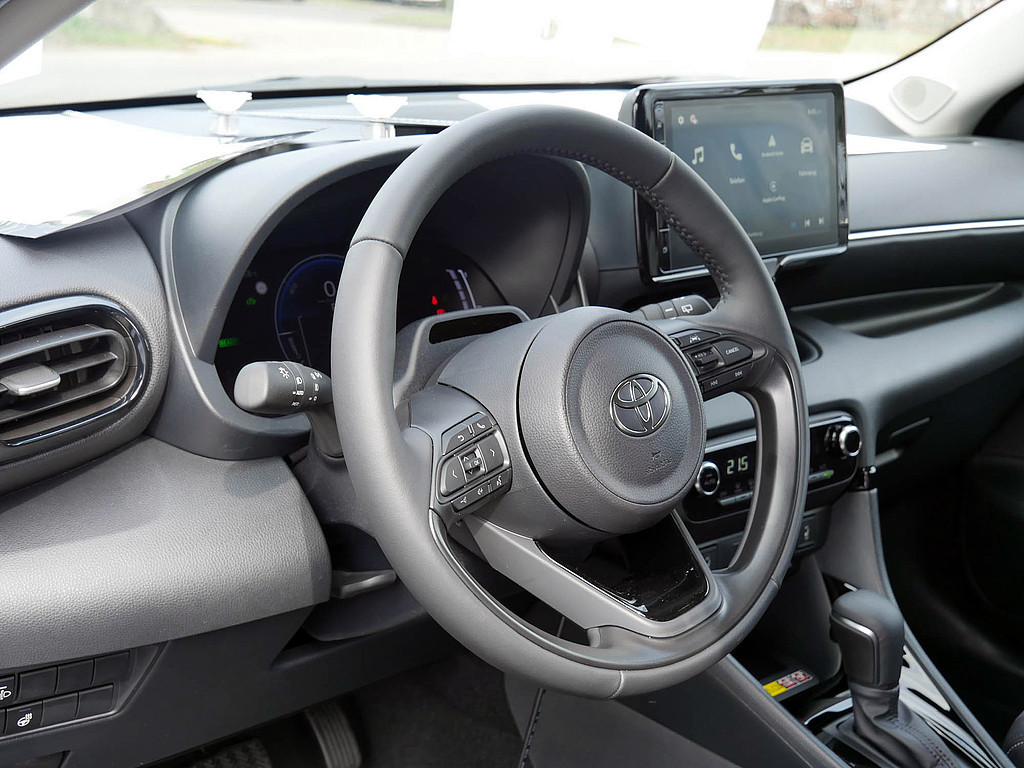 Fahrzeugansicht TOYOTA Yaris Hybrid 1.5 VVT-iE Teamplayer - Bild 9