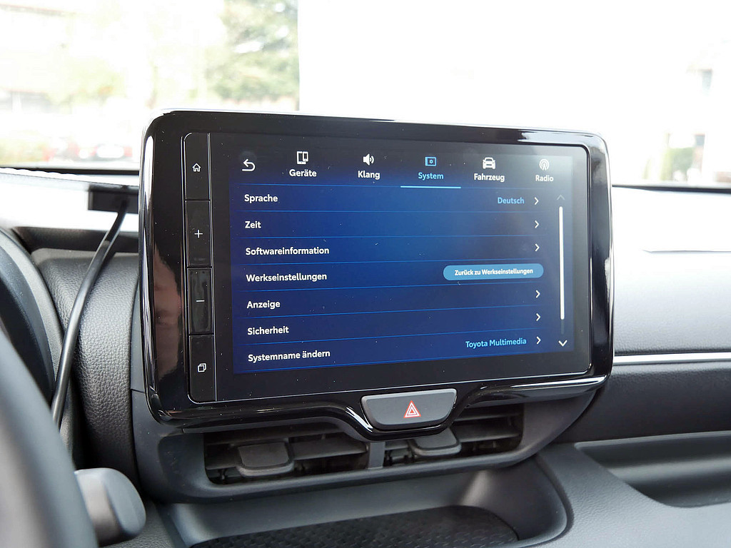 Fahrzeugansicht TOYOTA Yaris Hybrid 1.5 VVT-iE Teamplayer - Bild 18