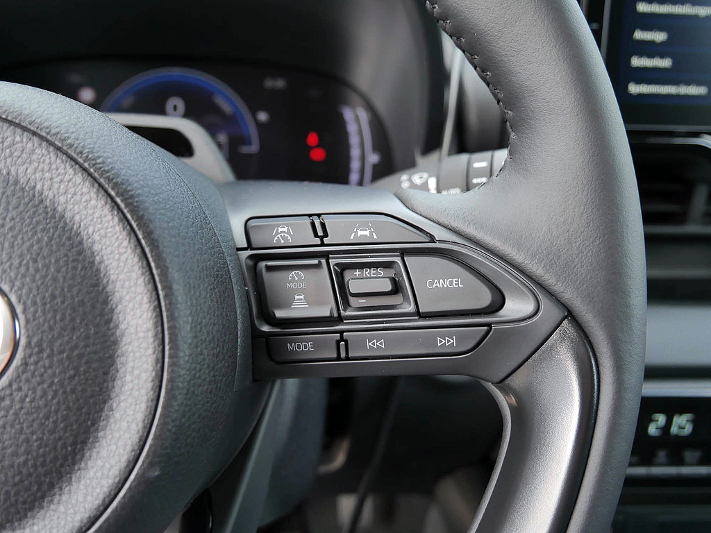 Fahrzeugansicht TOYOTA Yaris Hybrid 1.5 VVT-iE Teamplayer - Bild 28