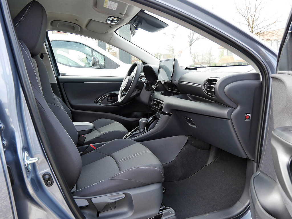 Fahrzeugansicht TOYOTA Yaris Hybrid 1.5 VVT-iE Teamplayer - Bild 43