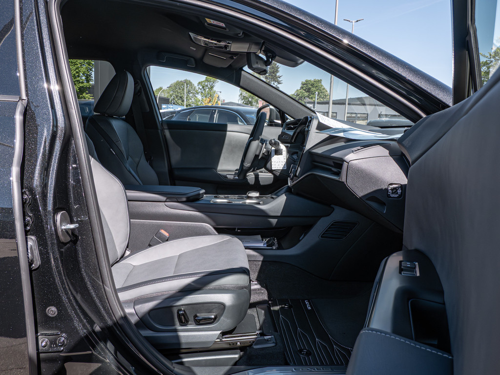 Fahrzeugansicht LEXUS RZ 350e Executive - Bild 4