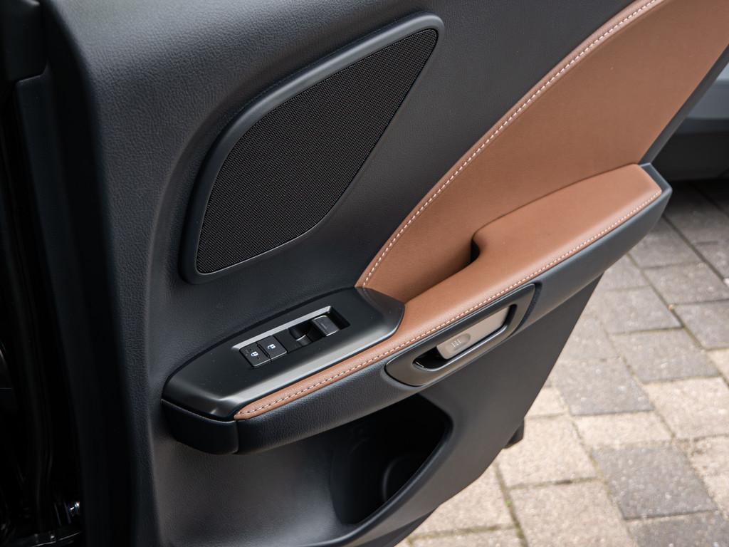 Fahrzeugansicht LEXUS LBX Relax - Bild 9