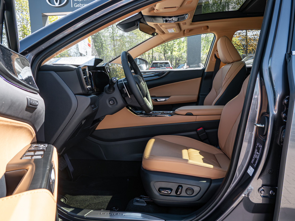 Fahrzeugansicht LEXUS NX 450h + Executive - Bild 2