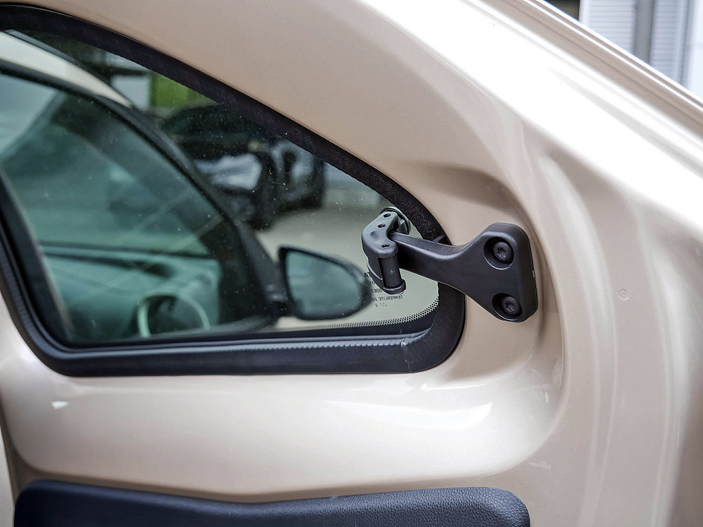 Fahrzeugansicht TOYOTA Aygo X 1.0 Pulse - Bild 6