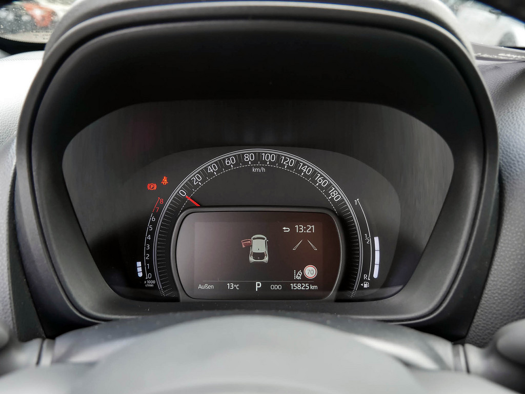 Fahrzeugansicht TOYOTA Aygo X 1.0 Pulse - Bild 18