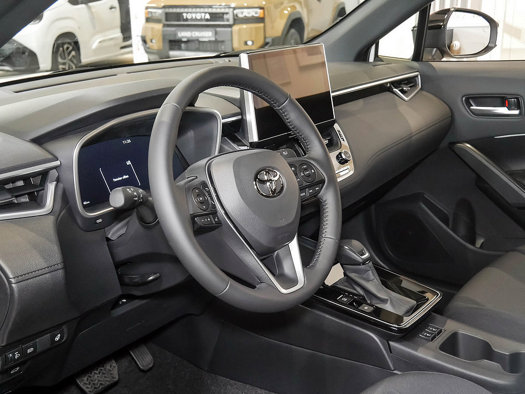 Fahrzeugansicht TOYOTA Corolla Cross 2.0 Hybrid Teamplayer - Bild 10