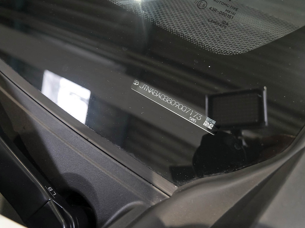 Fahrzeugansicht TOYOTA Corolla Cross 2.0 Hybrid Teamplayer - Bild 32