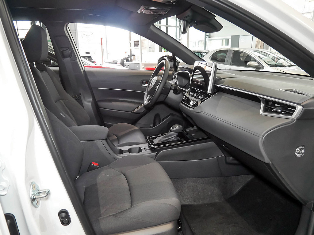 Fahrzeugansicht TOYOTA Corolla Cross 2.0 Hybrid Teamplayer - Bild 39